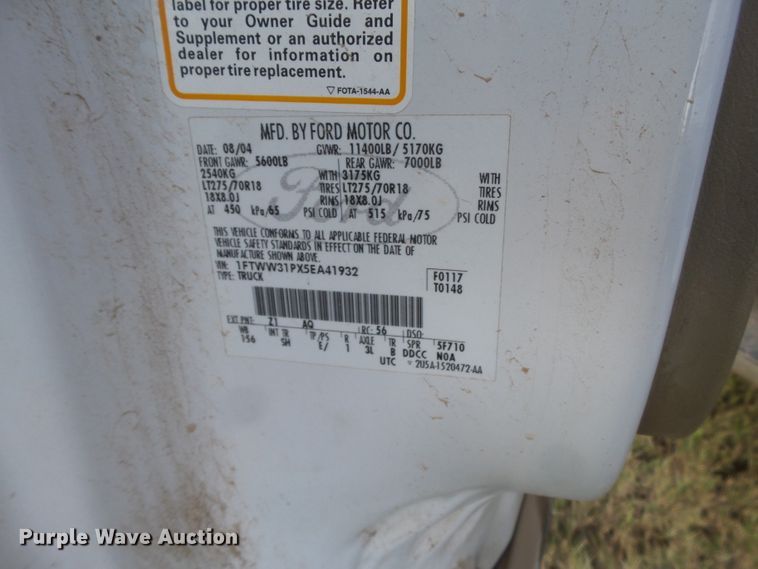 image for item GC9053 2005 Ford F350 Super Duty King Ranch Crew Cab pickup truck