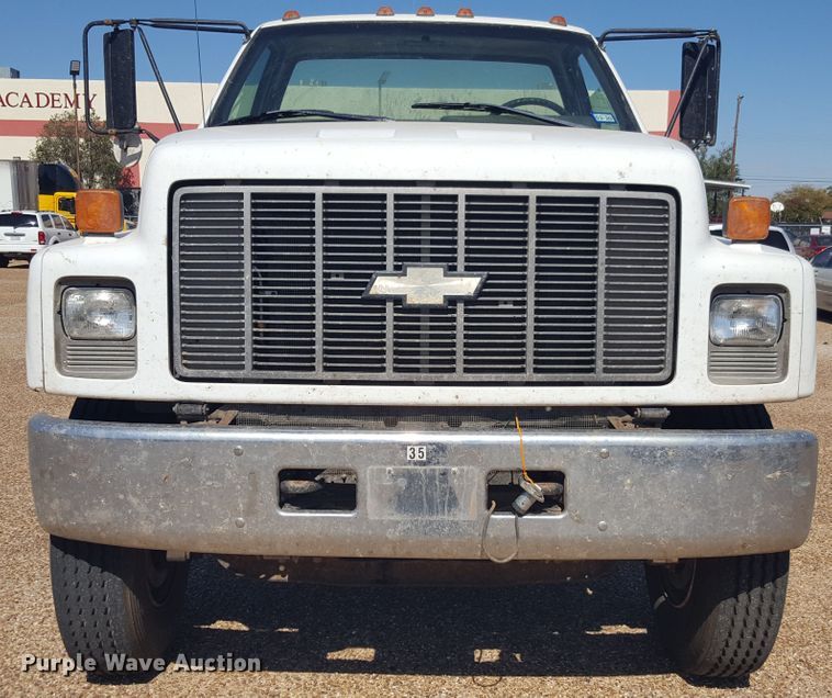 image for item GC9067 1997 Chevrolet C7500 truck cab and chassis