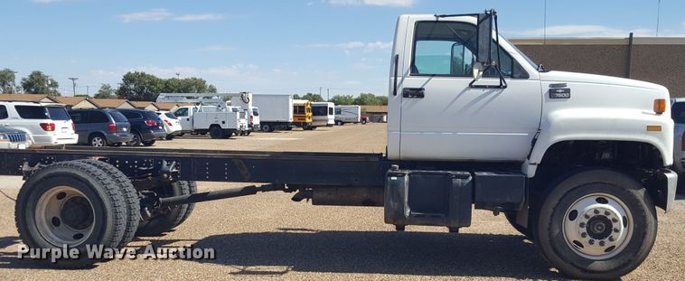 image for item GC9067 1997 Chevrolet C7500 truck cab and chassis