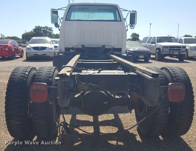 image for item GC9067 1997 Chevrolet C7500 truck cab and chassis