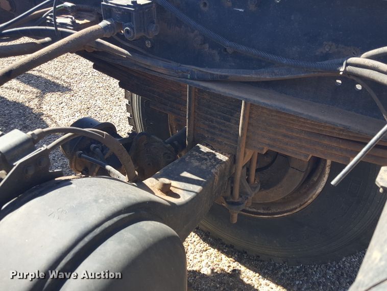 image for item GC9067 1997 Chevrolet C7500 truck cab and chassis