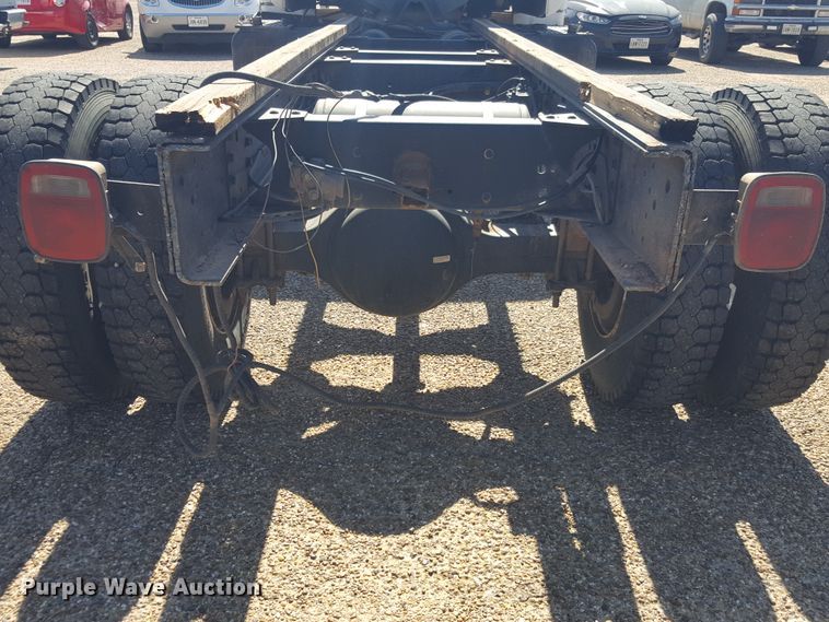 image for item GC9067 1997 Chevrolet C7500 truck cab and chassis