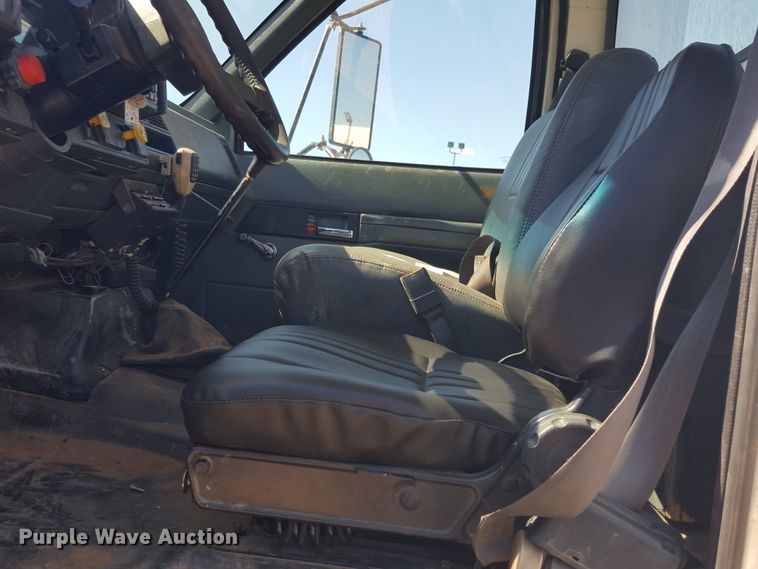 image for item GC9067 1997 Chevrolet C7500 truck cab and chassis