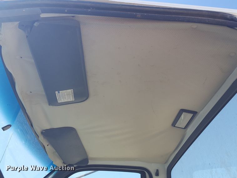 image for item GC9067 1997 Chevrolet C7500 truck cab and chassis