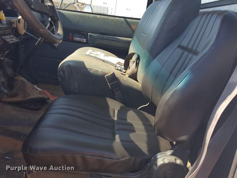 image for item GC9067 1997 Chevrolet C7500 truck cab and chassis