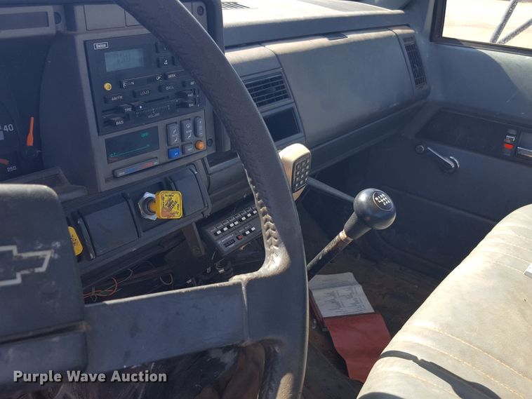 image for item GC9067 1997 Chevrolet C7500 truck cab and chassis