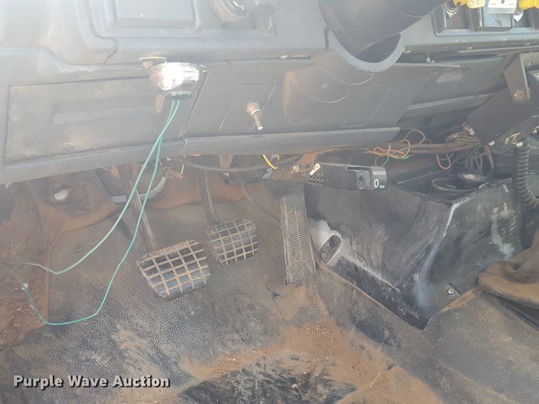 image for item GC9067 1997 Chevrolet C7500 truck cab and chassis