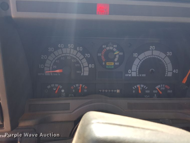 image for item GC9067 1997 Chevrolet C7500 truck cab and chassis