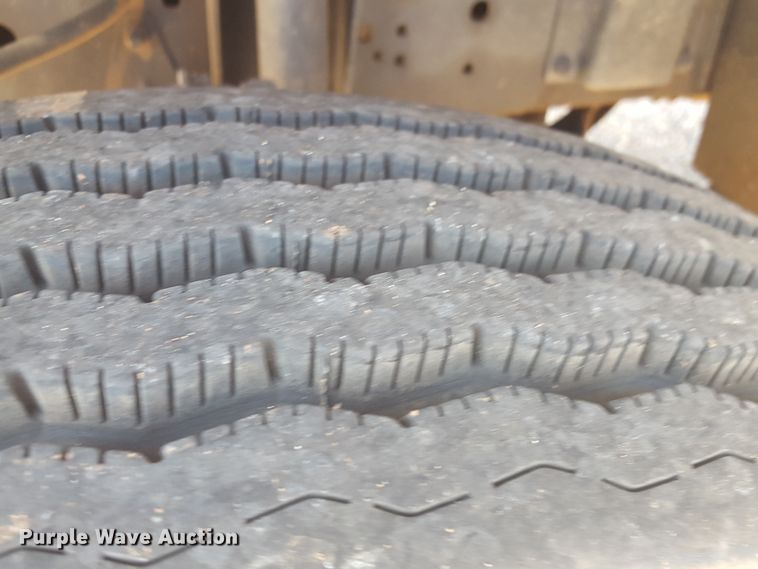 image for item GC9067 1997 Chevrolet C7500 truck cab and chassis