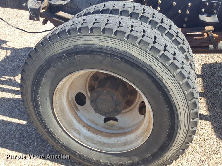 image for item GC9067 1997 Chevrolet C7500 truck cab and chassis