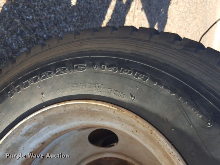 image for item GC9067 1997 Chevrolet C7500 truck cab and chassis