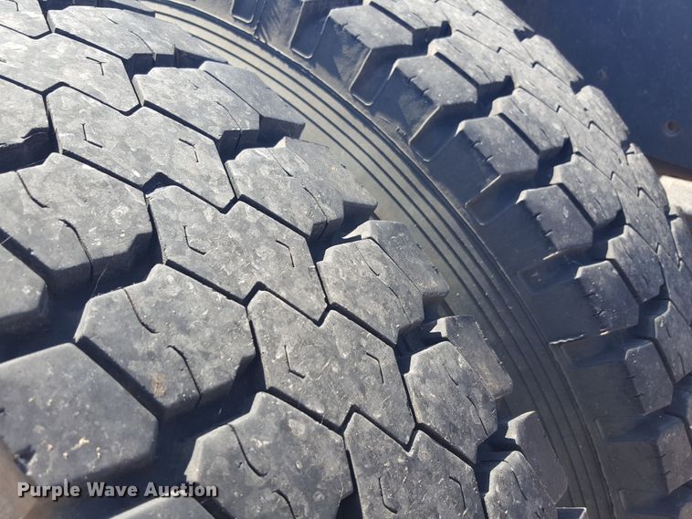 image for item GC9067 1997 Chevrolet C7500 truck cab and chassis