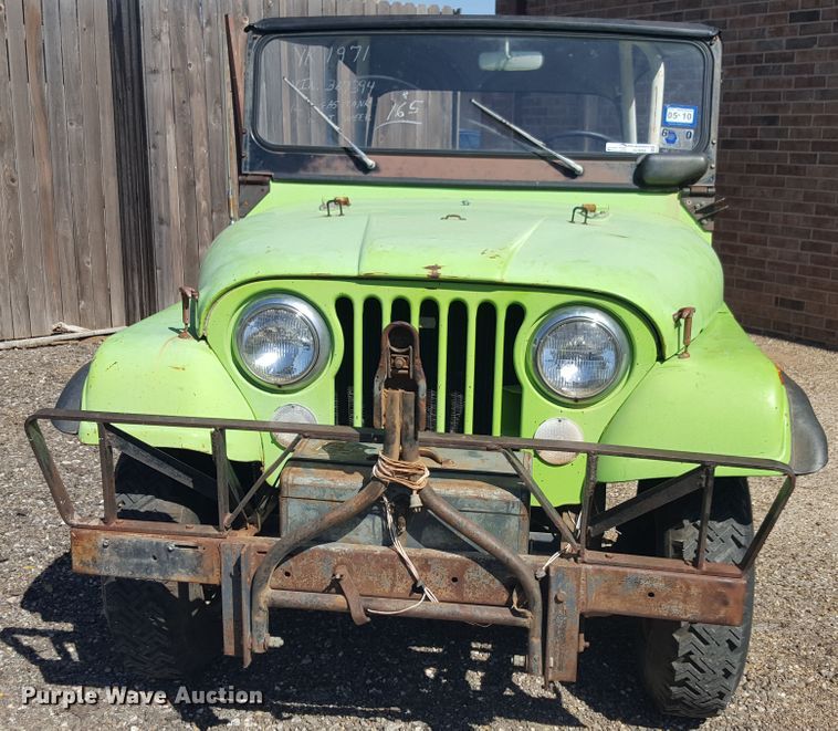 image for item GC9068 1971 Jeep SUV