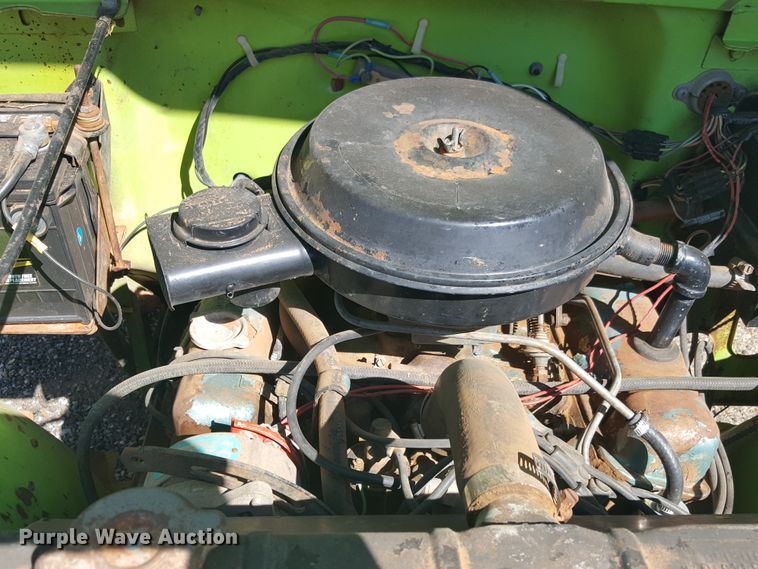 image for item GC9068 1971 Jeep SUV