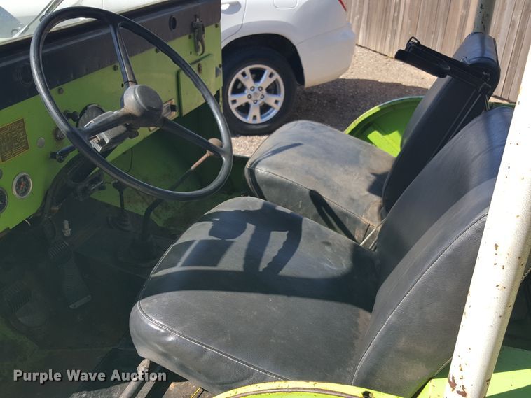 image for item GC9068 1971 Jeep SUV