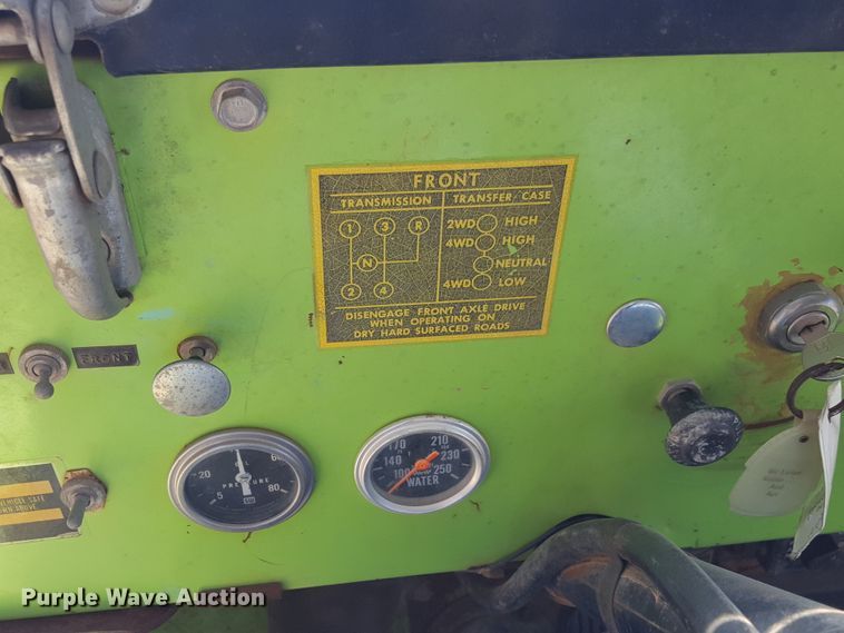 image for item GC9068 1971 Jeep SUV