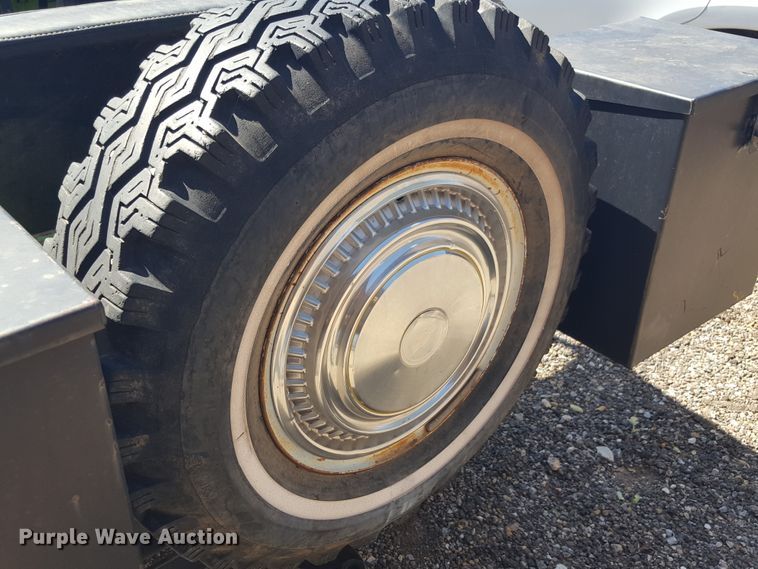 image for item GC9068 1971 Jeep SUV