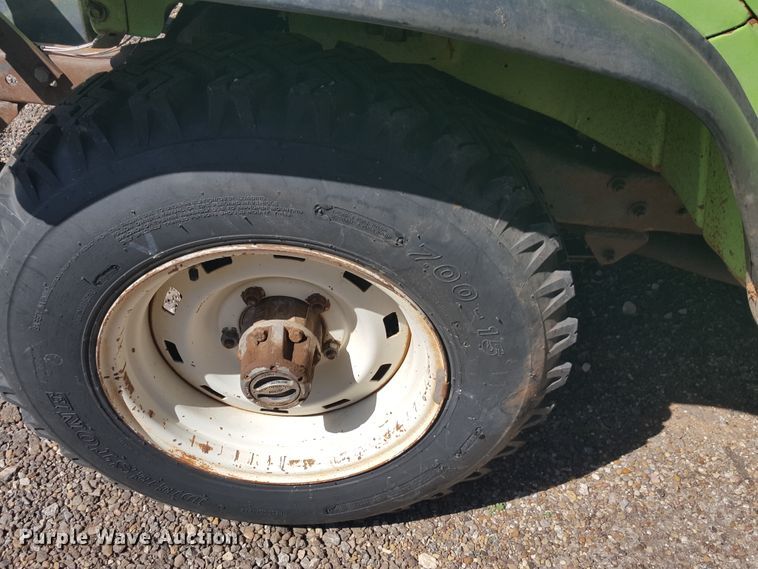 image for item GC9068 1971 Jeep SUV