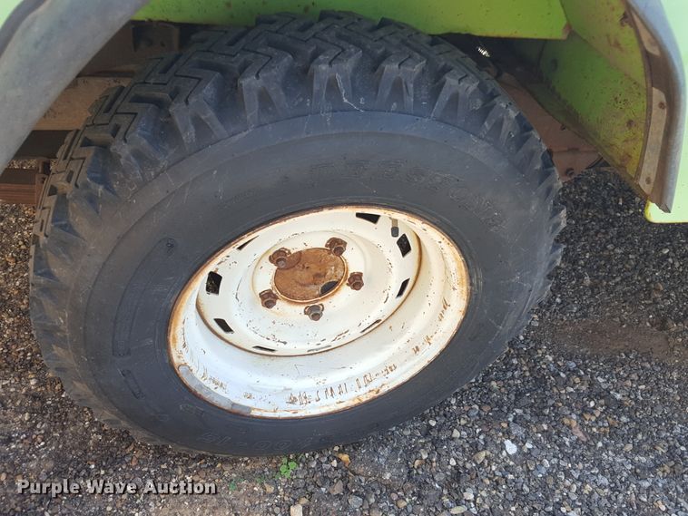 image for item GC9068 1971 Jeep SUV