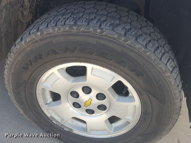 image for item GC9069 2013 Chevrolet Silverado 1500 Crew Cab pickup truck