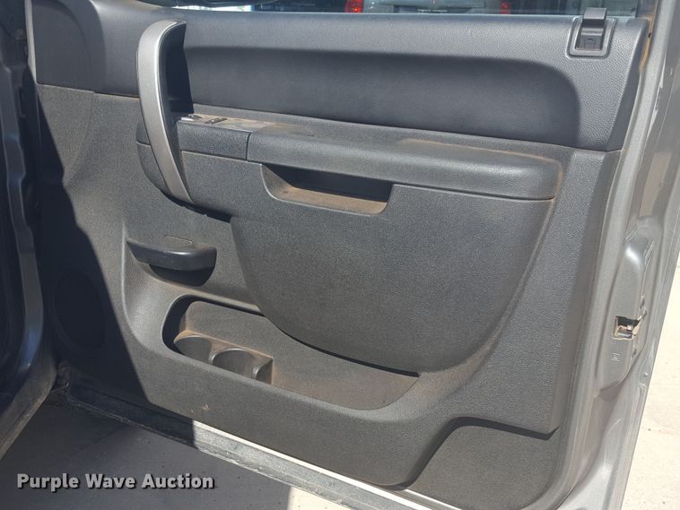 image for item GC9069 2013 Chevrolet Silverado 1500 Crew Cab pickup truck