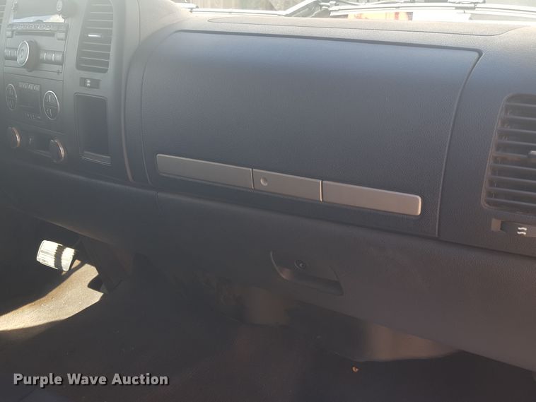 image for item GC9069 2013 Chevrolet Silverado 1500 Crew Cab pickup truck