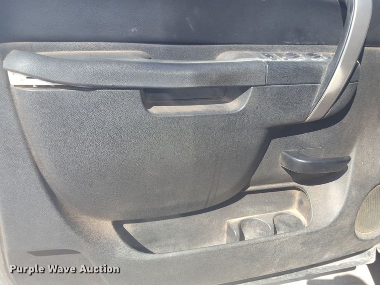 image for item GC9069 2013 Chevrolet Silverado 1500 Crew Cab pickup truck