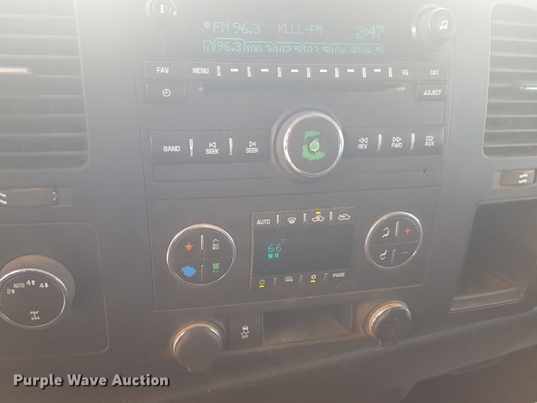 image for item GC9069 2013 Chevrolet Silverado 1500 Crew Cab pickup truck