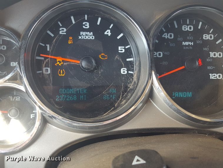 image for item GC9069 2013 Chevrolet Silverado 1500 Crew Cab pickup truck