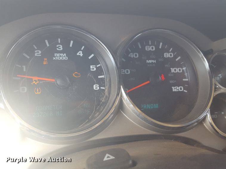 image for item GC9069 2013 Chevrolet Silverado 1500 Crew Cab pickup truck