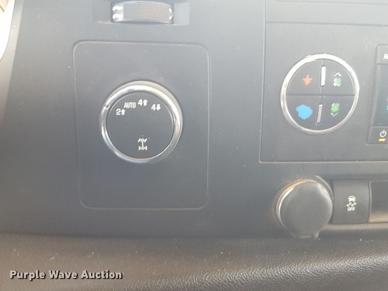 image for item GC9069 2013 Chevrolet Silverado 1500 Crew Cab pickup truck