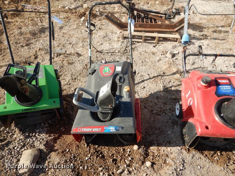 image for item GC9351 (5) snow blowers