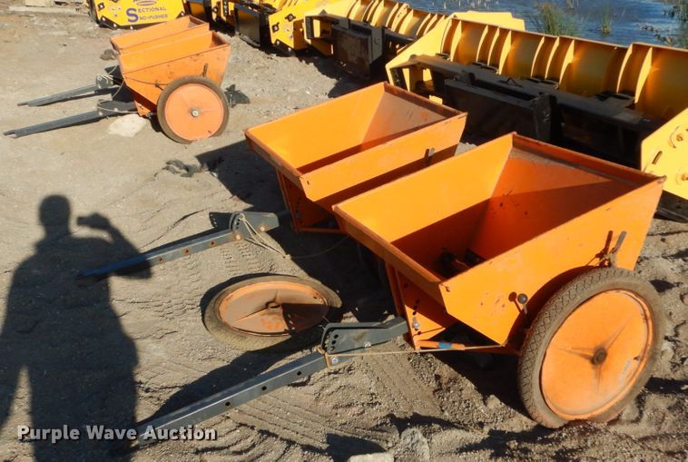 image for item GC9353 (2) Epoke Epomini 20 precision drop spreaders