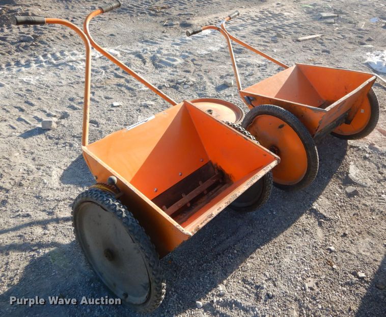 image for item GC9354 (2) Epoke Epomini 5 precision drop spreaders