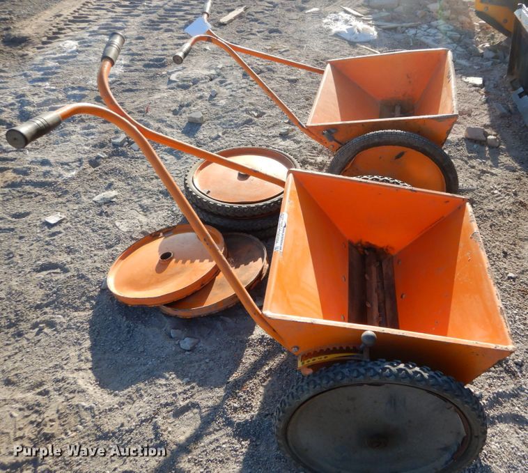 image for item GC9354 (2) Epoke Epomini 5 precision drop spreaders