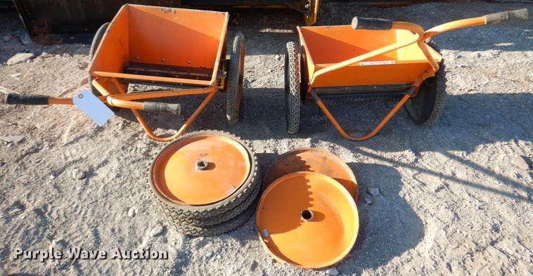 image for item GC9354 (2) Epoke Epomini 5 precision drop spreaders