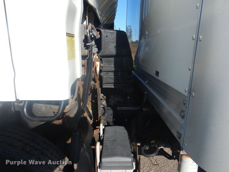 image for item GC9586 2008 Isuzu NPR box truck