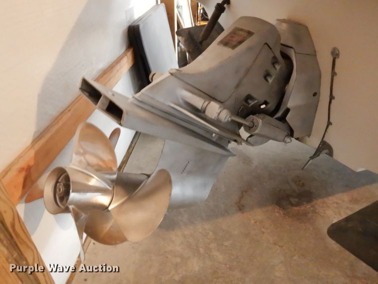 image for item GI9349 1996 Crownline boat