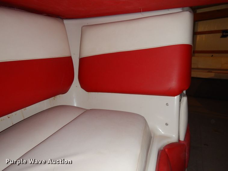 image for item GI9349 1996 Crownline boat