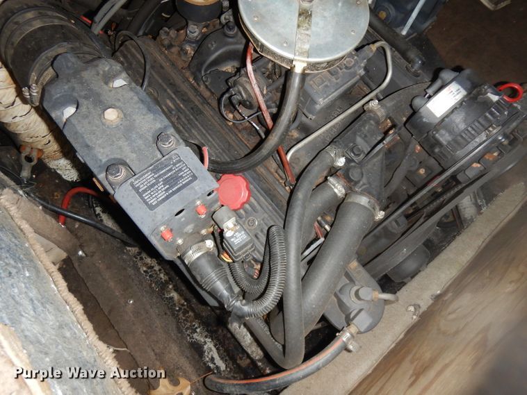 image for item GI9349 1996 Crownline boat