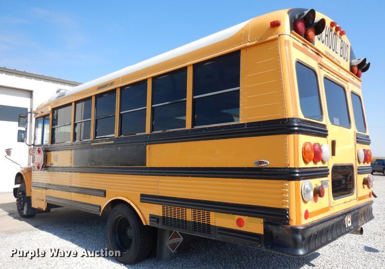 image for item GI9368 2000 International 3800 school bus