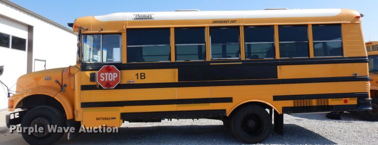 image for item GI9368 2000 International 3800 school bus