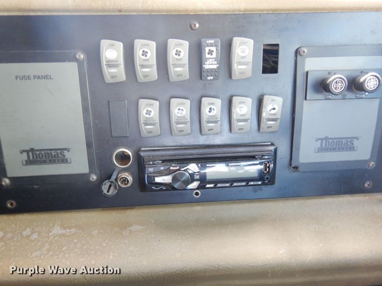 image for item GI9368 2000 International 3800 school bus