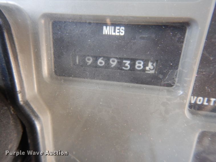 image for item GI9368 2000 International 3800 school bus