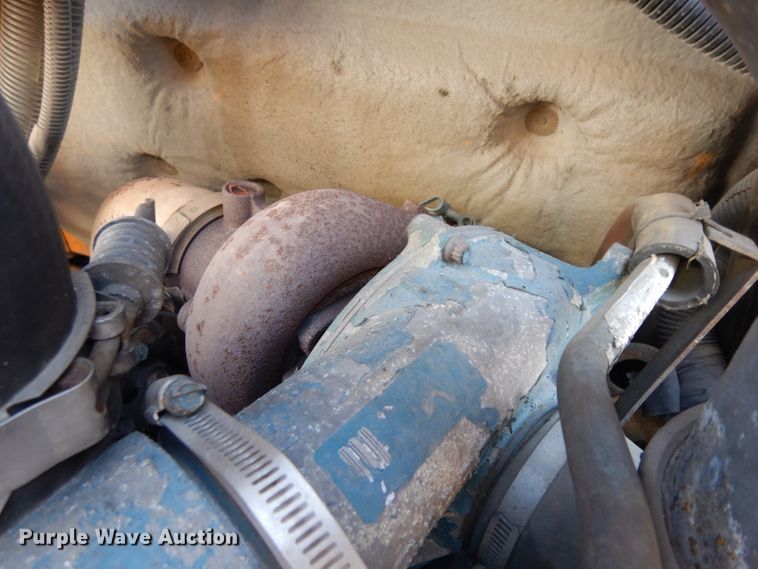 image for item GI9368 2000 International 3800 school bus