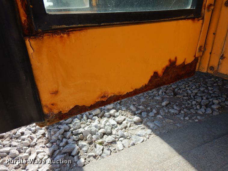 image for item GI9368 2000 International 3800 school bus