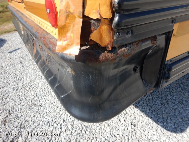 image for item GI9368 2000 International 3800 school bus