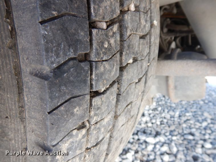 image for item GI9368 2000 International 3800 school bus