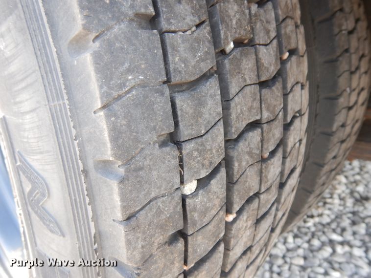 image for item GI9368 2000 International 3800 school bus