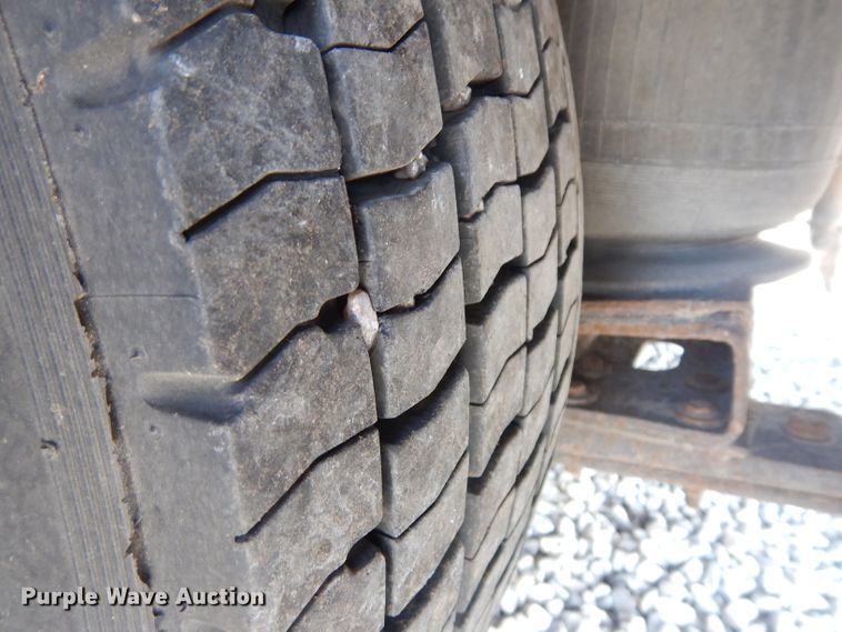 image for item GI9368 2000 International 3800 school bus